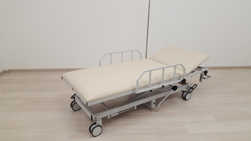 Patiententransportliege H-AWL 1080/Y 980 als Produktvariante mit Zubehör AGA Patiententransportliege H-AWL 1080/Y 980 als Produktvariante mit Zubehör