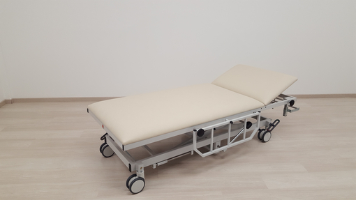 Patiententransportliege H-AWL 1080/Y 980 als Produktvariante mit Zubehör AGA Patiententransportliege H-AWL 1080/Y 980 als Produktvariante mit Zubehör