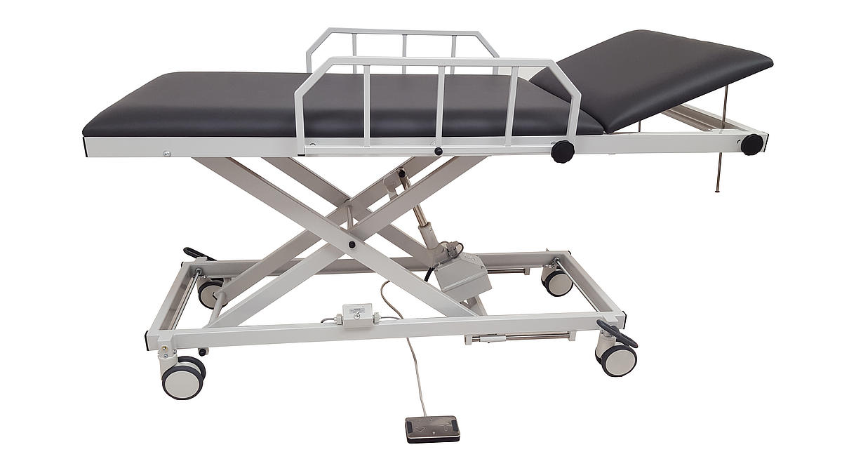 Patiententransportliege mit elektrischer Höhenverstellung und zwei Seitengittern