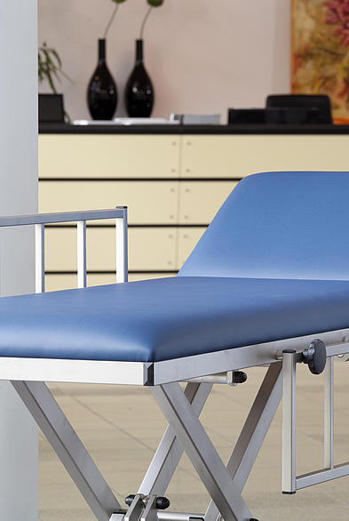 MRI patient transport table with frame made of glass bead blasted stainless steel