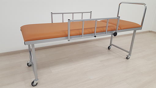 AGA Patiententransportliege AWL-1065 als Produktvariante mit Zubehör
